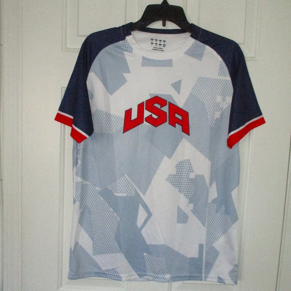 USA Mens S/S Active Crewneck T-Shirt NWOT - Size Medium